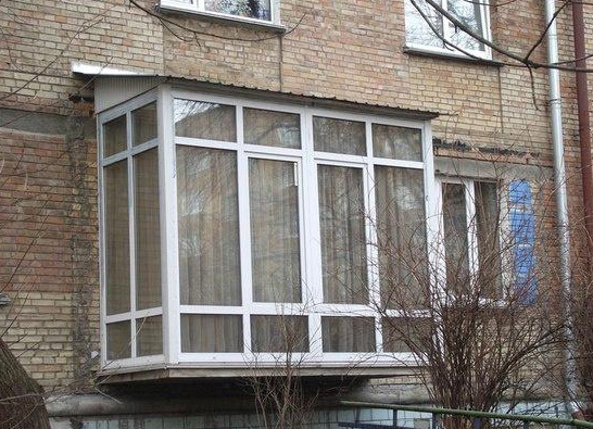 Французский балкон на 1 этаже